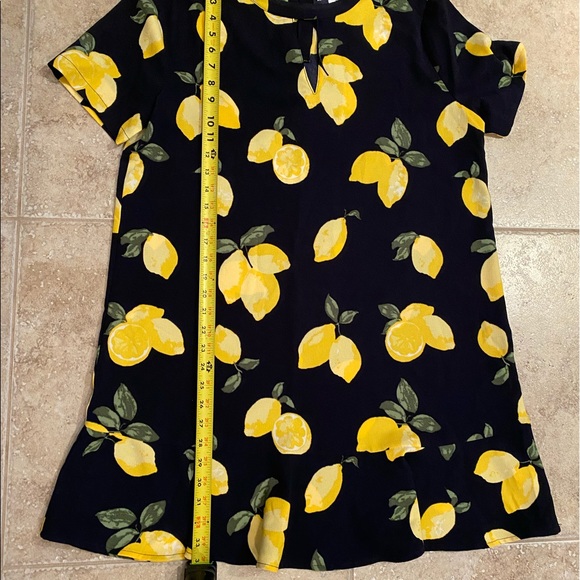 Beautiful Short Sleeve Lemon Print Dress - Picture 8 of 8